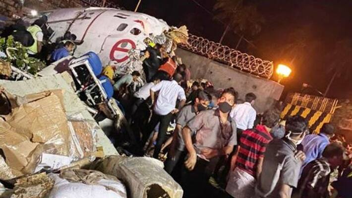 Screams Blood-Soaked Clothing, Terrified Children At Kerala Crash Site Screams Blood-Soaked Clothing, Terrified Children At Kerala Crash Site