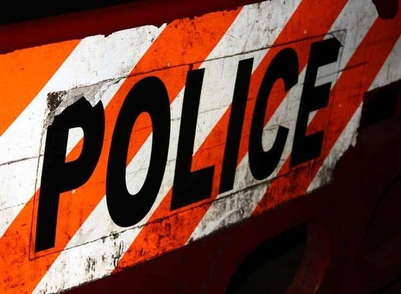 17 Year old girl elopes with panipuri seller in UP