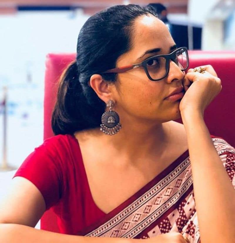 anasuya gets emotional as she reminds her past life