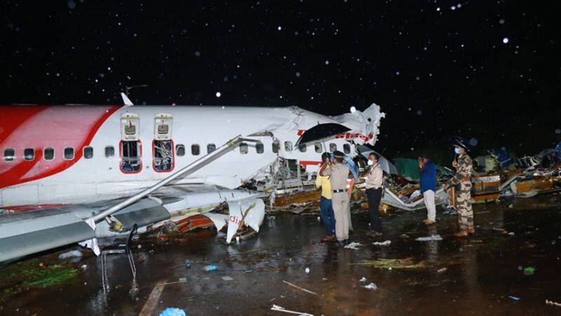 civil aviation minister hardeep singh puri announces rs 10 lakhs relief fund to kin of deceased in kerala flight crash