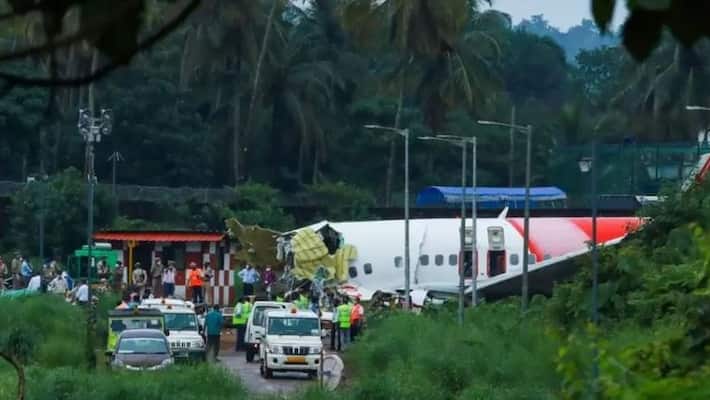 Kerala plane crash: Centre announces Rs 10 lakh relief for kin of deceased, Rs 2 lakh for seriously injured Kerala plane crash: Centre announces Rs 10 lakh relief for kin of deceased, Rs 2 lakh for seriously injured