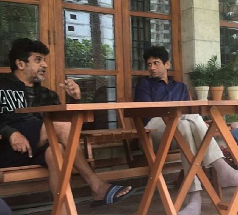 Kannada actor shivarajkumar meet ex cricketer venkatesh prasad