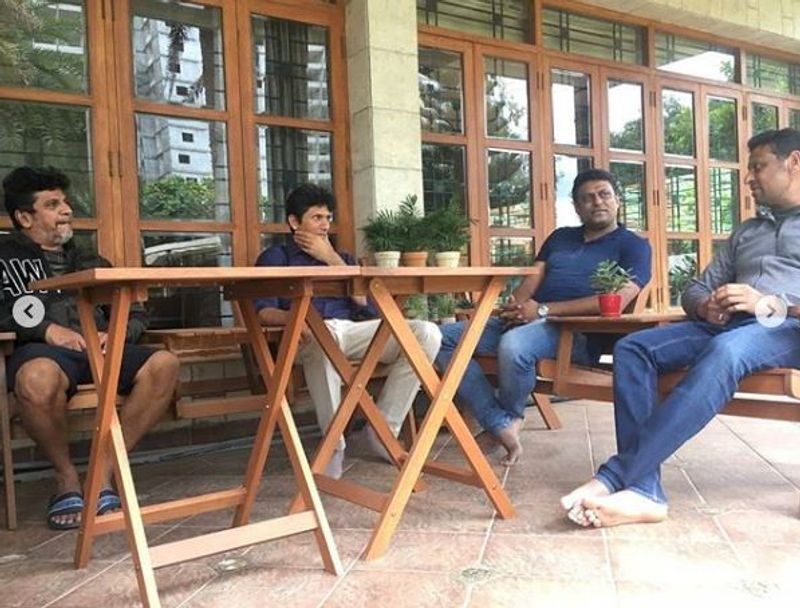 Kannada actor shivarajkumar meet ex cricketer venkatesh prasad