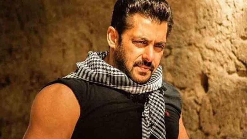 সূত্র থেকে জানা গেছে, গ্যাংস্টার লরেন্স আপাতত যোধপুর জেলে রয়েছেন। আর জেলে বসেই বলিউডের ভাইজানকে খুন করার প্ল্যান কষছেন। এবং তার এই কাজের মূল মাথাই ছিল শ্যুটার রাহুল।