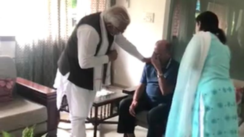 Haryana Chief Minister visits Sushant Singh Rajput's father, assured of justice ADB