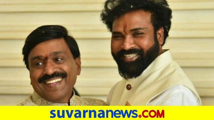 Gali janardhana reddy wishes to minister sriramulu birth day Gali janardhana reddy wishes to minister sriramulu birth day