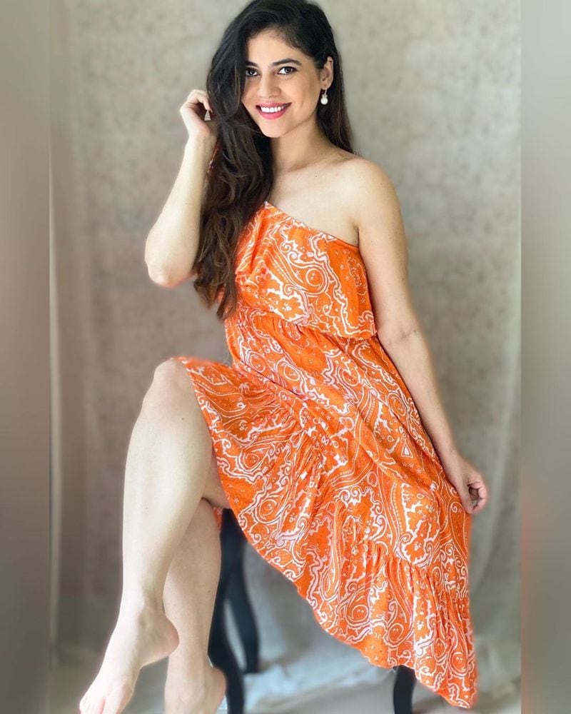 Bigboss fame Sherin Hot Novel Showing Photo Shoot going viral