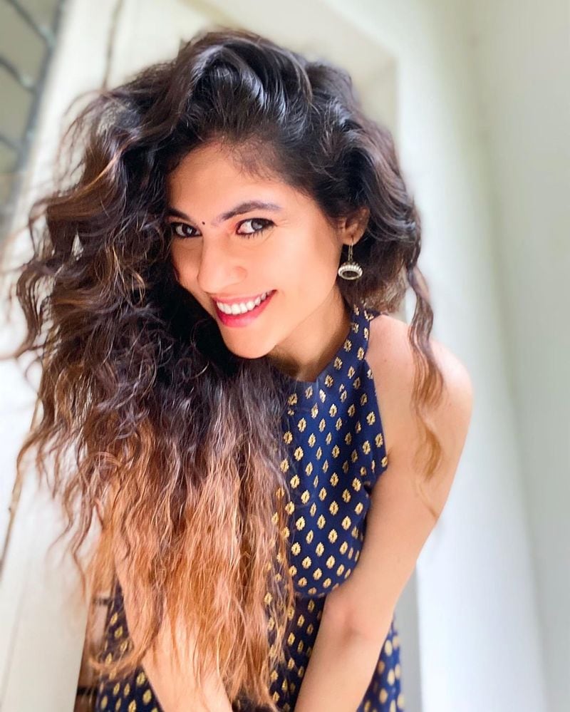 Bigboss fame Sherin Hot Novel Showing Photo Shoot going viral