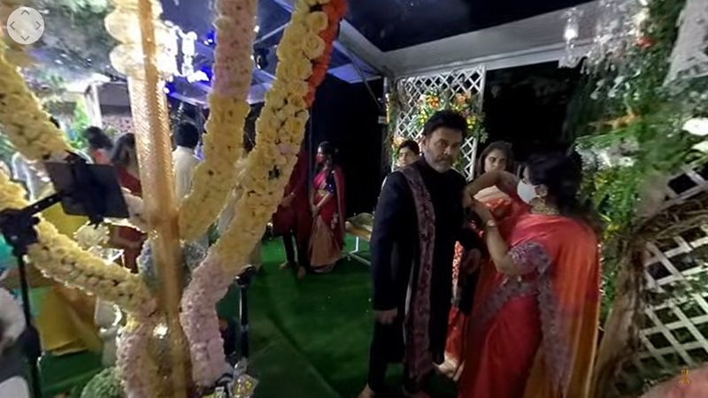இந்த திருமணத்தில் நடிகர்கள் நாக சைதன்யா, வெங்கடேஷ், அல்லு அர்ஜுன் மற்றும் நடிகை சமந்தா ஆகியோர் பங்கேற்றனர். 
