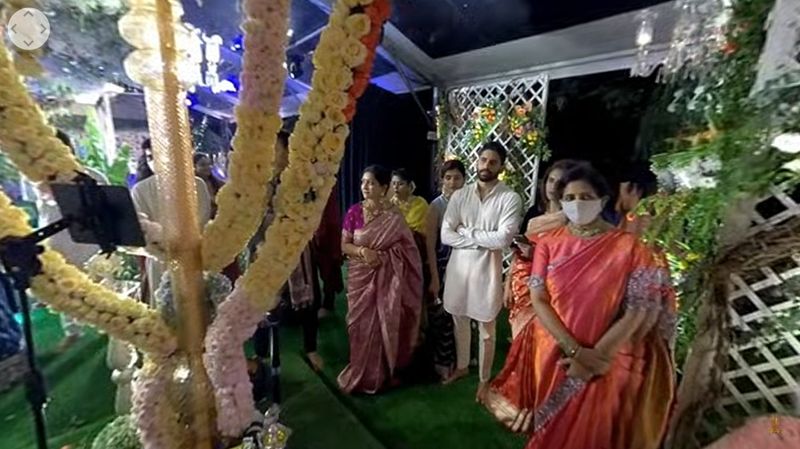 கொரோனா காலம் என்பதால் குடும்பத்தினர் தவிர வேறு யாரும் இந்த திருமணத்துக்கு அழைக்கப்படவில்லை. 