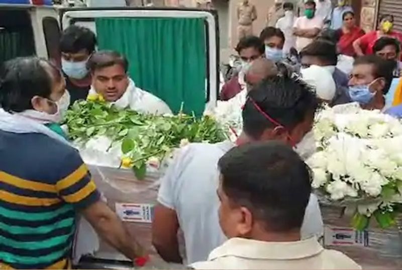 Kozhikode plane crash: Pilot Akhilesh's body reached home ASA