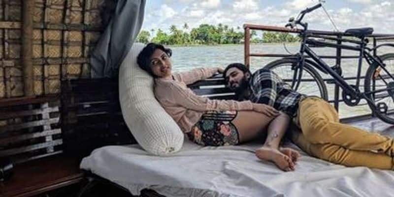 Actress Amala Paul hot bath with boy friend  in cochin beach vido going viral