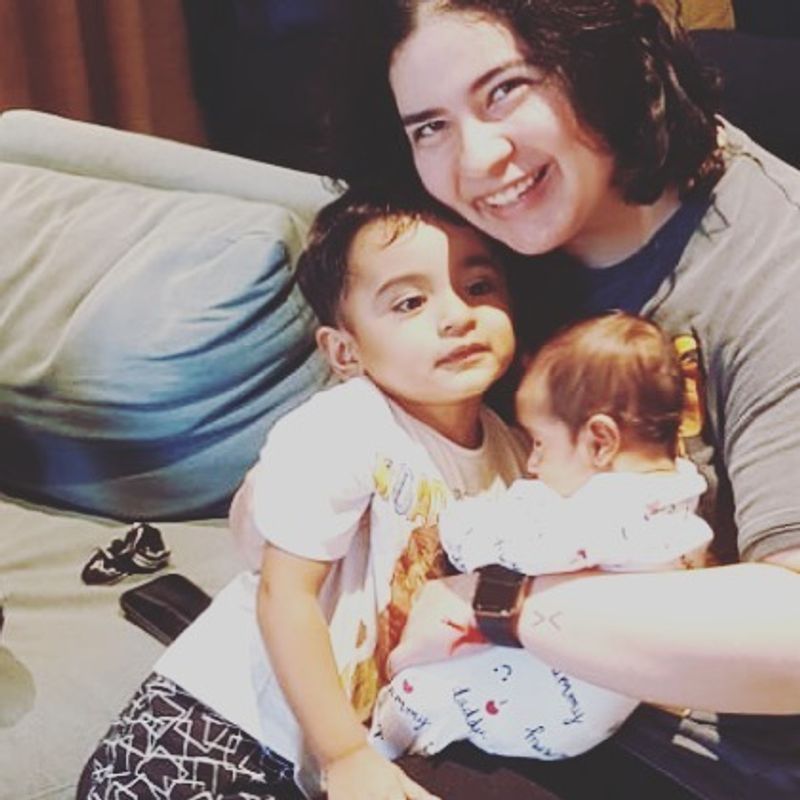 actress radhika daughter rayane with two kids