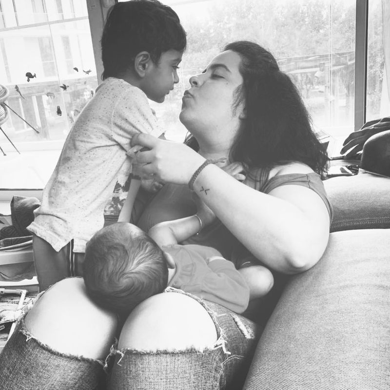 actress radhika daughter rayane with two kids
