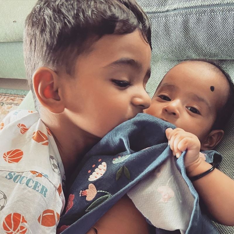 actress radhika daughter rayane with two kids