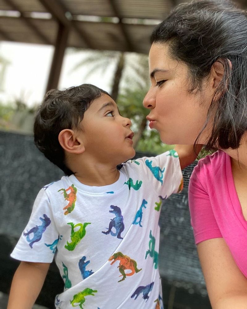 actress radhika daughter rayane with two kids