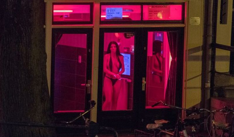 sex worker revealed how corona destroyed red light industry in britain kph