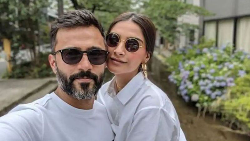 Is Bollywood Heroine Sonam Kapoor Pregnant asking fans