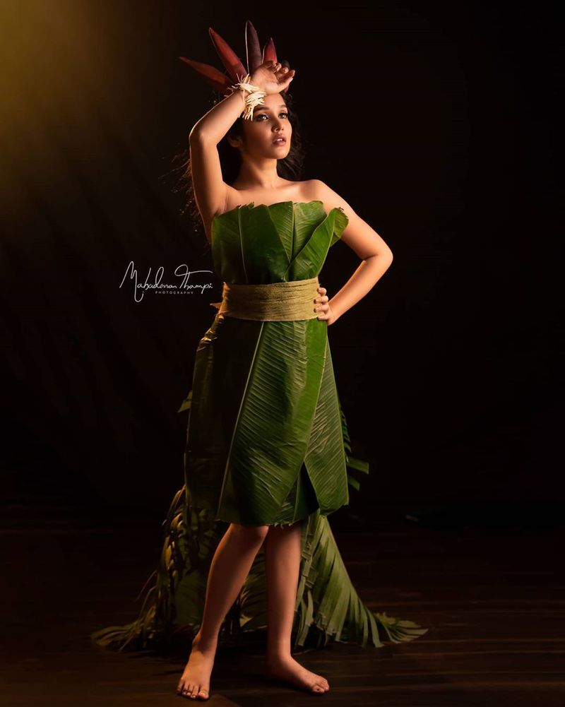 child artist anikha latest photo shoot