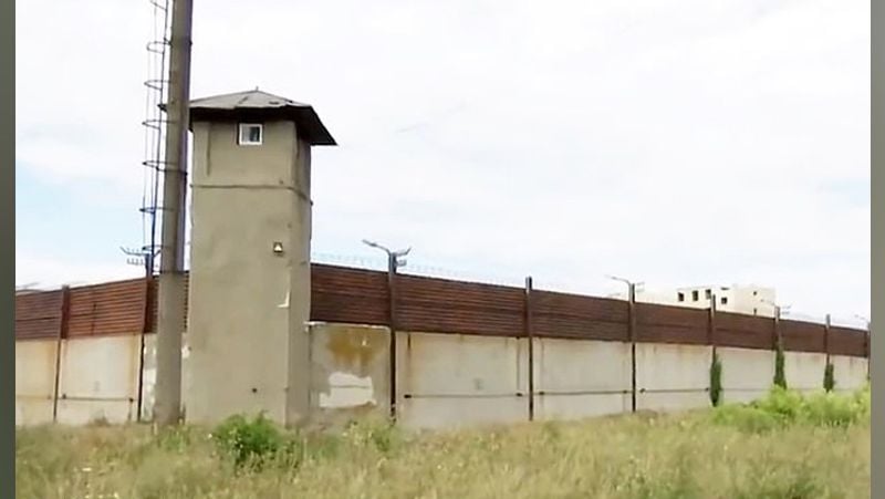 Mother arrested after attempt to dig a tunnel to free her murderer son from prison Ukraine KPP
