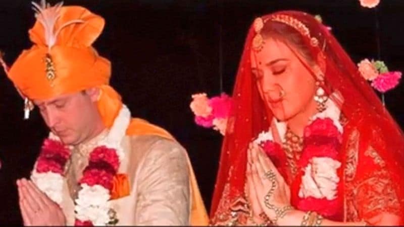 Preity zinta cuts husband gene goodenough hair professionaly KPG