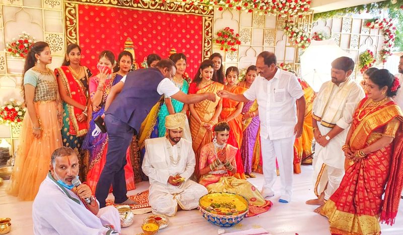 telangana minister koppula eshwar attend his gunmen marriage