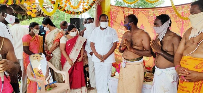 telangana minister koppula eshwar attend his gunmen marriage