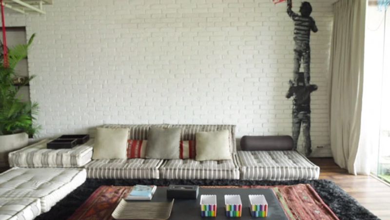 bollywood actor hrithik roshan luxurious home inside photos KPJ