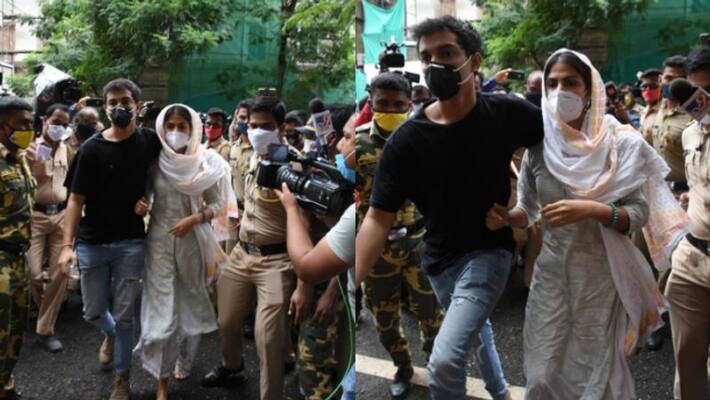 Sushants death case Rhea Chakraborty and Showik reach ed office for 2nd round of questioning BRD Sushants death case Rhea Chakraborty and Showik reach ed office for 2nd round of questioning BRD
