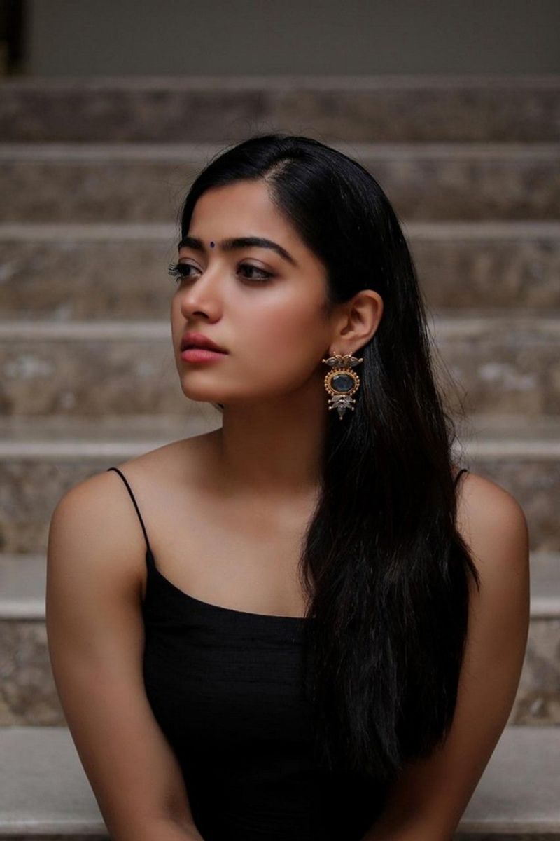 Rashmika Mandanna Latest Stunning poses