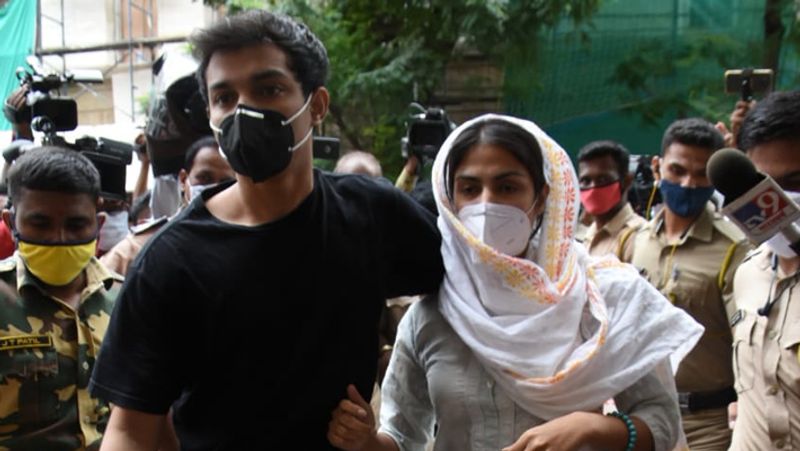 NCB serves summon to Rhea Chakraborty at her home sunday morning BJC