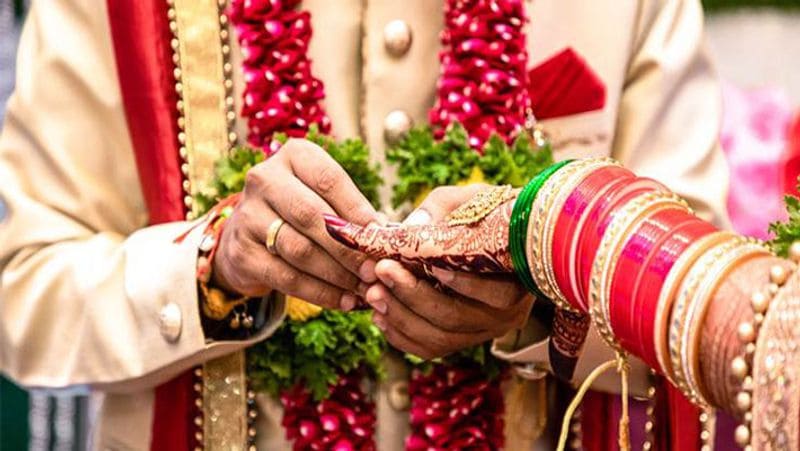 Brides who escaped before the honeymoon in Agra, came to the in-laws three hours ago