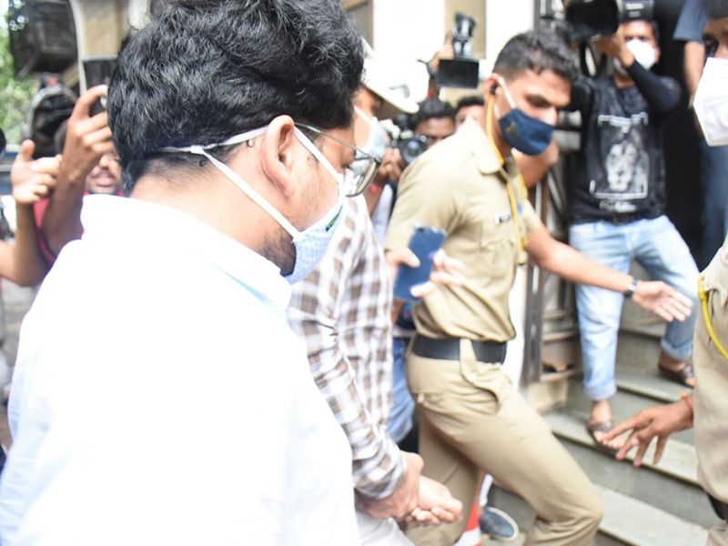 Siddharth Pithani reached at ED office Mumbai ADB
