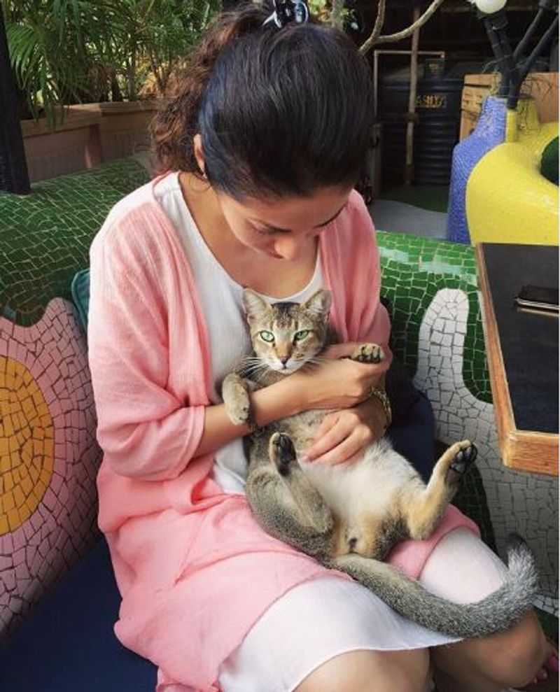 actor sadaa luxury life and her kids photo gallery