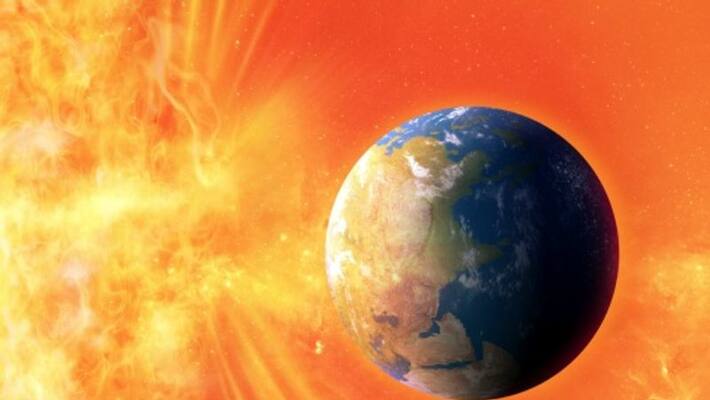 A huge solar flare from the sun is coming towards the earth bpsb A huge solar flare from the sun is coming towards the earth bpsb