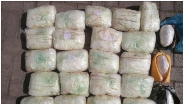 expats arrested in oman for trying to smuggle drugs expats arrested in oman for trying to smuggle drugs