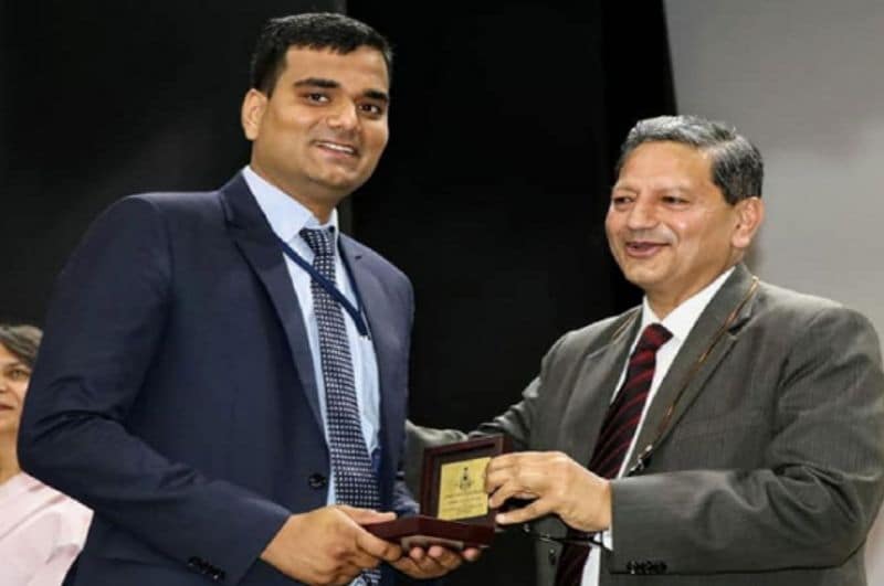 ias success story of upsc topper ashutosh dwivedi upsc toppers stories kpt
