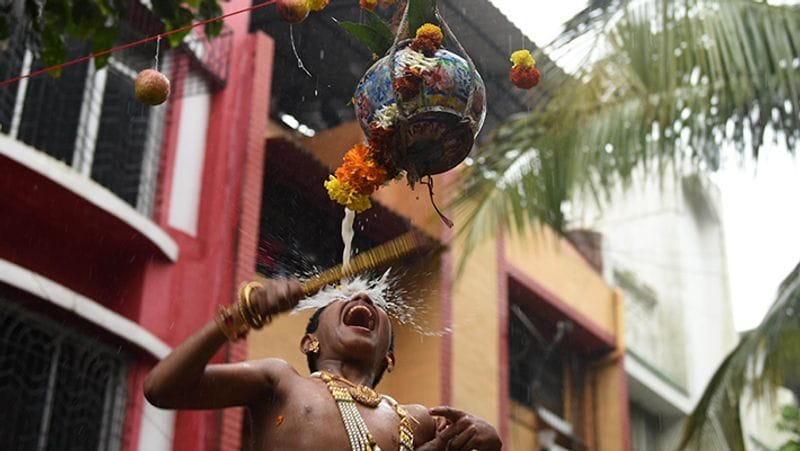 Krishna Janmashtami 2020: Coronavirus and Dahi Handi, a hindu tradition broken by infection kpa