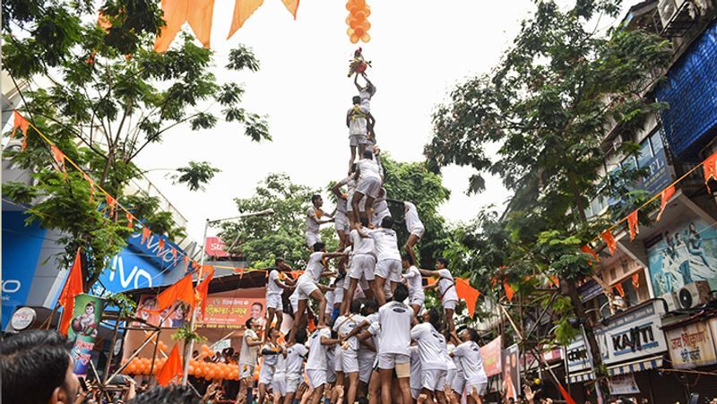 Krishna Janmashtami 2020: Coronavirus and Dahi Handi, a hindu tradition broken by infection kpa