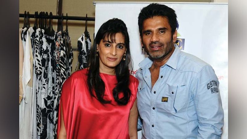 Bollywood actor suniel shetty's birthday with wife mana shetty known as lady ambani of Bollywood KPJ