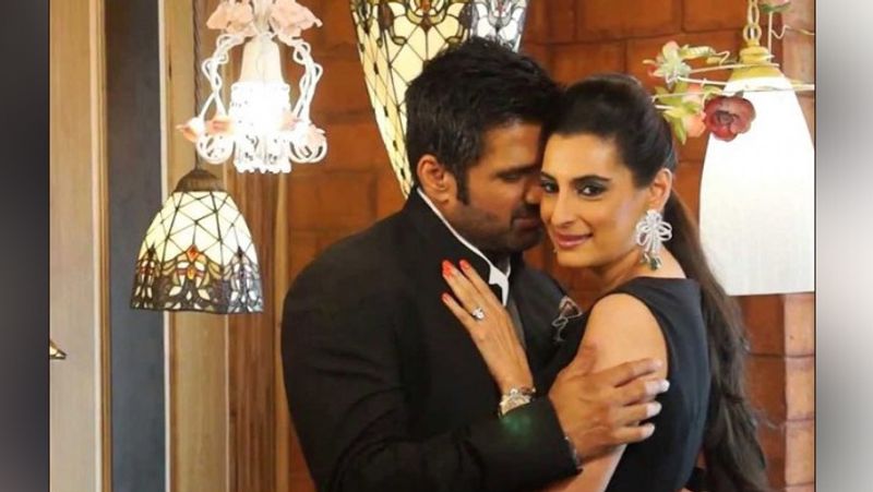 Bollywood actor suniel shetty's birthday with wife mana shetty known as lady ambani of Bollywood KPJ