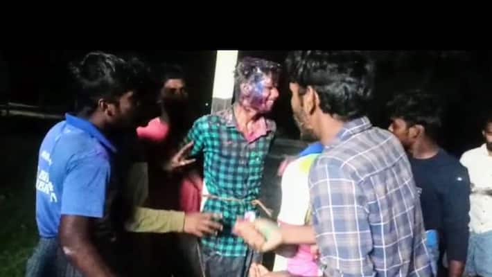 Birthday is also something that friends did by tying it to a pole, Viral video on social website Birthday is also something that friends did by tying it to a pole, Viral video on social website