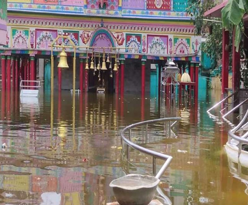 Bihar flood 2020: Boat has become ambulance due to floods in these 16 districts during Coronavirus, see 10 photos ASA