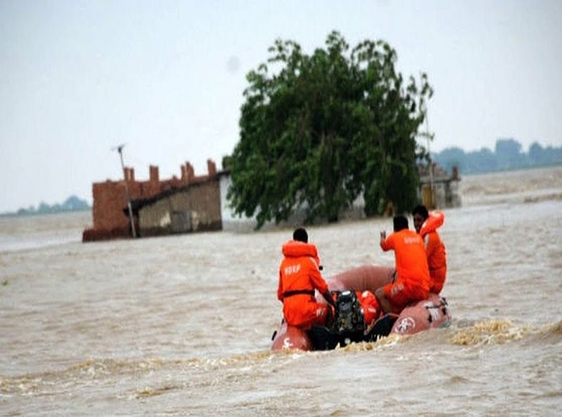 Bihar flood 2020: Boat has become ambulance due to floods in these 16 districts during Coronavirus, see 10 photos ASA