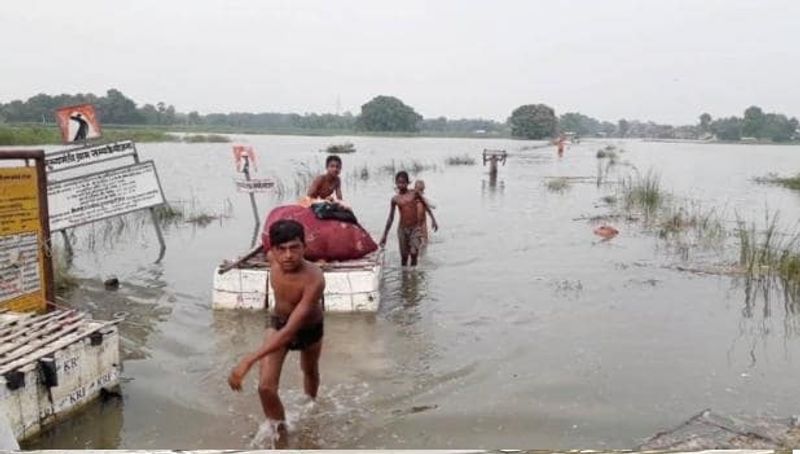 Bihar flood 2020: Boat has become ambulance due to floods in these 16 districts during Coronavirus, see 10 photos ASA