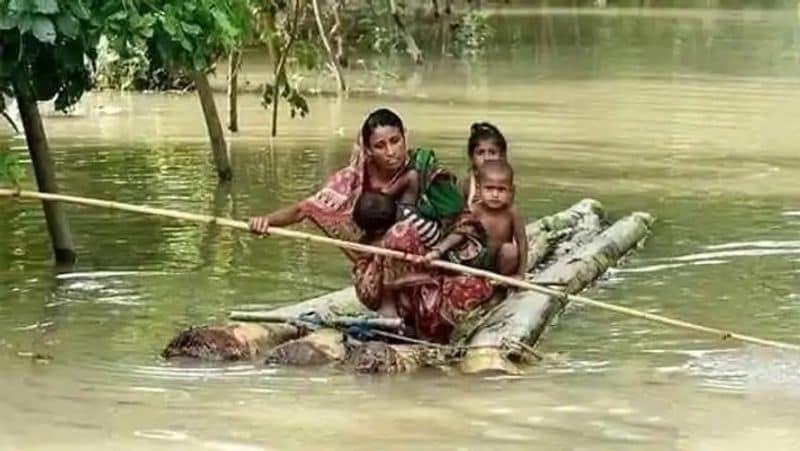 Bihar flood 2020: Boat has become ambulance due to floods in these 16 districts during Coronavirus, see 10 photos ASA