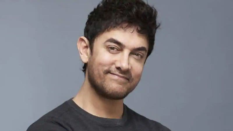 কিন্তু খোলা এলাকাতে কীভাবে করা হল এই শ্যুট! শ্যুটিং-এর দিন আমির খান তোয়ালে পরেই সেটে এসেছিল। ছিল কড়া নিরাপত্তা। 