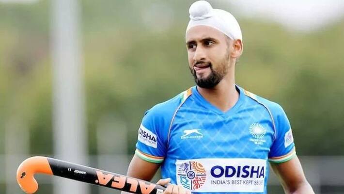 COVID 19: 6 hockey player tested positive for coronavirus in 6 days, 4 times a day investigation, Indian player Mandeep Singh condition is serious ASA COVID 19: 6 hockey player tested positive for coronavirus in 6 days, 4 times a day investigation, Indian player Mandeep Singh condition is serious ASA