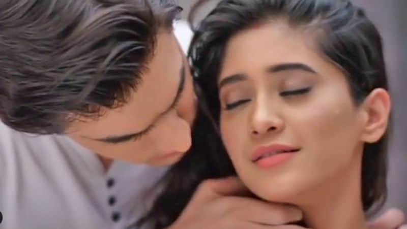 వెంటనే సెక్స్ థెరపిస్ట్ ను కలిశాను. తనతో మొత్తం మాట్లాడక చెప్పిన విషయం విన్నాక కానీ నేను కుదుట పడలేదు. సహజంగా నాకు కోరికలు కలగవని నేను అసెక్సువల్ అని చెప్పారు’.. అని తన అనుభవాన్ని పంచుకుంది రియా అనే ఓ 24 యేళ్ల యువతి.