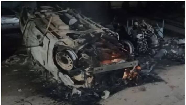 2 dead, 110 arrested after violent clashes erupt in Bengaluru over derogatory social media post 2 dead, 110 arrested after violent clashes erupt in Bengaluru over derogatory social media post